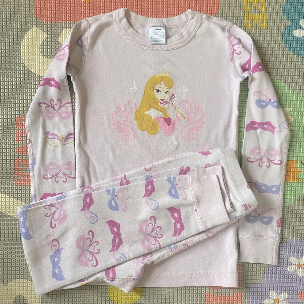 Hanna Anderson Aurora organic pajamas. Size 6-7